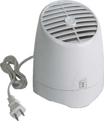 A máquina de refrescamento do ar branco fresca refresca o pulverizador do ar com o fã usado na mesa