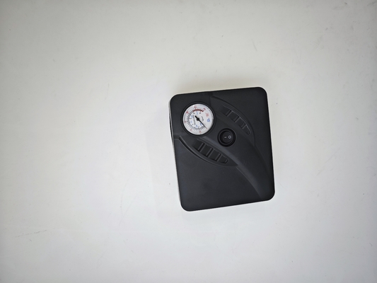 Pneus de automóveis pretos DC 12V Compressor de ar portátil Inflador de pneus portátil