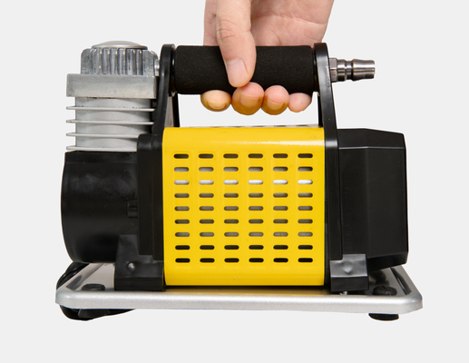 Inflador de pneus de automóvel portátil de metal DC12V com manômetro e mangueira de pressão de metal